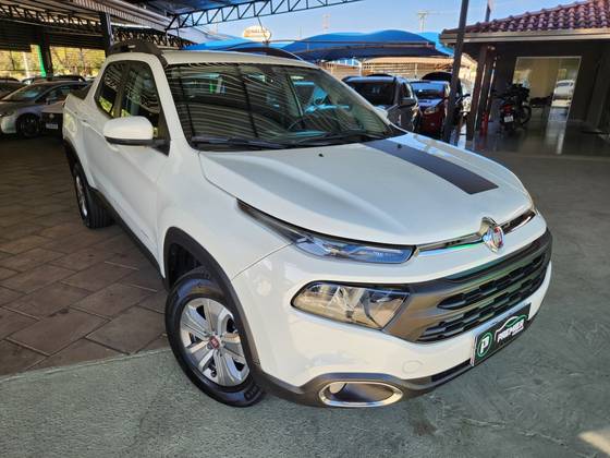 FIAT TORO 1.8 16V EVO FLEX FREEDOM AT6 FIAT TORO 1.8 16V EVO FLEX FREEDOM AT6